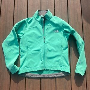 North face Apex Small Jacket in Seafoam Green